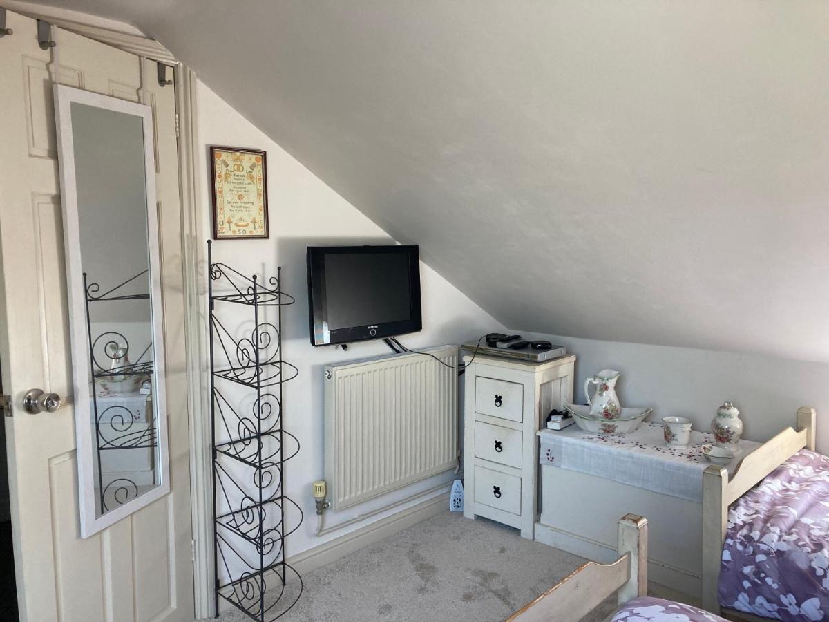 Cosy Twin Room With Private Bathroom Faversham Exterior photo
